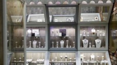 Производители ювелирных украшений отказываются от работы с золотом
