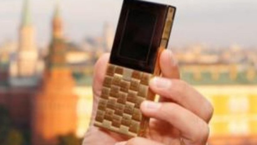 AEsir приступает к выпуску золотых телефонов