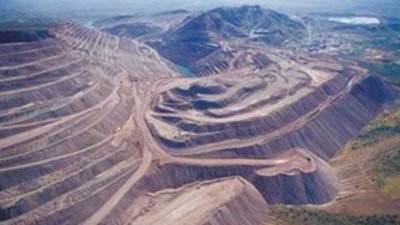 Индийские ювелиры нанесли исторический визит на рудник Аргайл
