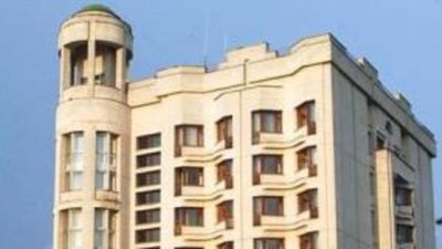 Совладелец "Волжского ювелира" купил гостиницу "Октябрьская"