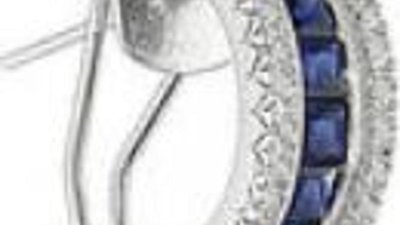 Анжелина Джоли потеряла сережку