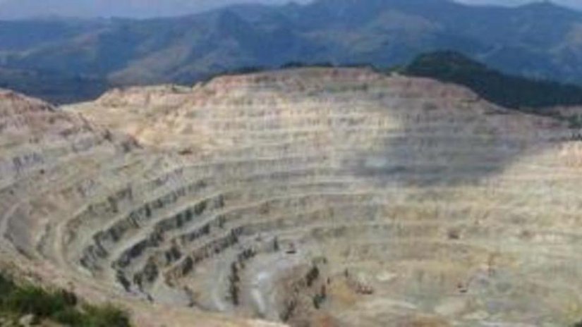 Сокращение золотодобычи тянет вниз ВВП Киргизии