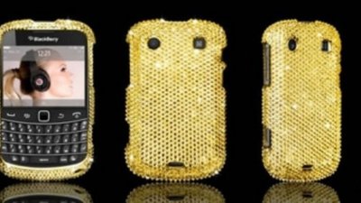 CrystalRoced выпустила для телефона "Blackberry Bold 9900" роскошный корпус