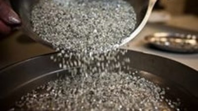 АЛРОСА за январь-сентябрь 2014 года снизила добычу алмазов на 5.18%
