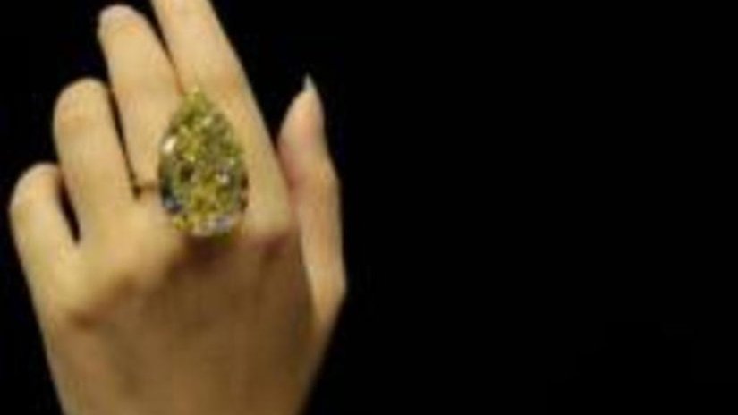 Желтый бриллиант будет продан с аукциона Sotheby’s в Женеве