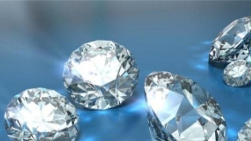 АЛРОСА раздает алмазы в розницу