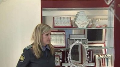 В ювелирных магазинах Москвы оперативники изъяли изделия с поддельными пробами