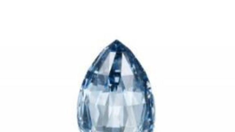 Редкий бриллиант насыщенно-голубого цвета был продан на аукционе Сотбис по цене 1 млн. долларов за карат