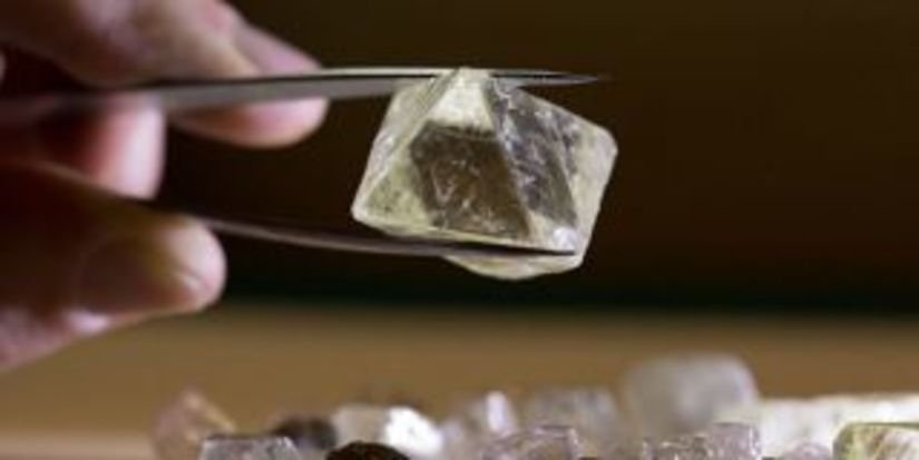 Минфин планирует на 17 мая аукцион по продаже алмазов из Госфонда
