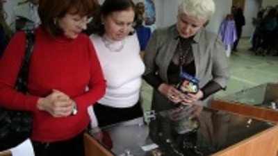 Выставка ювелирных изделий в Луганском национальном университете