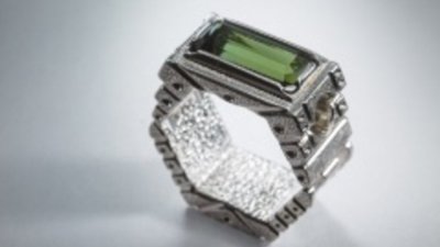 Хабаровский художник-ювелир стал кавалером двух наград Фонда Фаберже