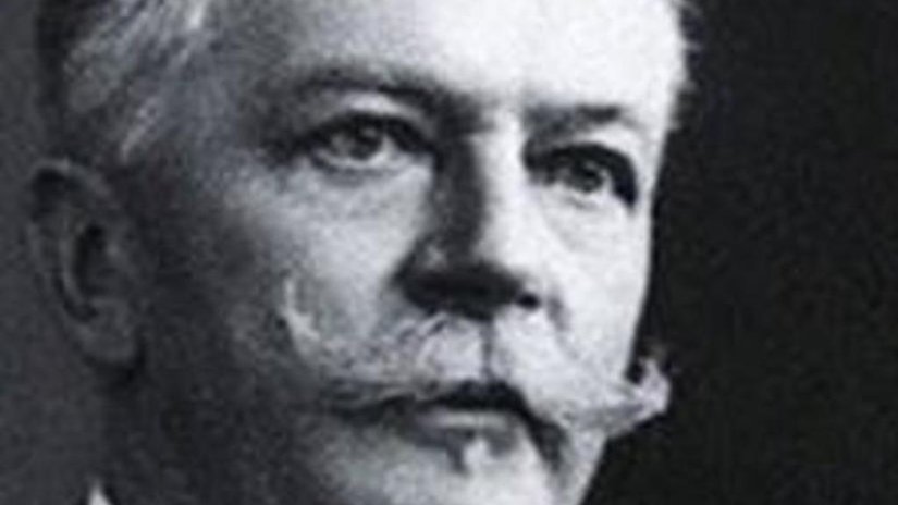Основатель империи Swarovski Даниэль Сваровски родился 150 лет назад