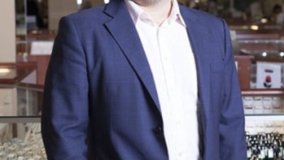 Продавец золотых прилавков