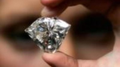De Beers продолжает повышать цены на крупные алмазы