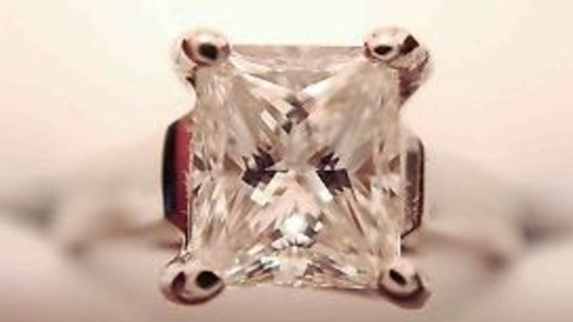 Beurs voor Diamanthandel открыл первую в истории алмазную ярмарку