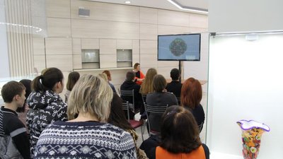 «Русские самоцветы» приглашают посетить увлекательные лекции, посвященные традициям грузинского ювелирного искусства, эмалевой технике минанкари и ее современным образам.