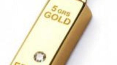 Кулон в форме золотого слитка подчеркнет ваш достаток