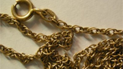 В Петербурге похитили украшение стоимостью более 100 000 рублей