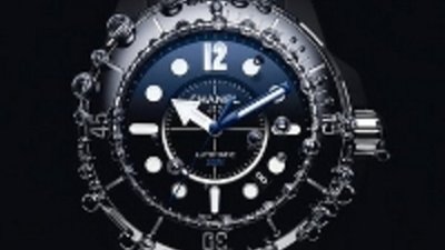 Chanel отмечает десятилетие часов J12 выпуском новой модели