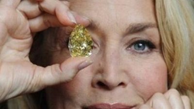 Лондон: в Музее естественной истории  выставлен на обозрение уникальный желтый бриллиант