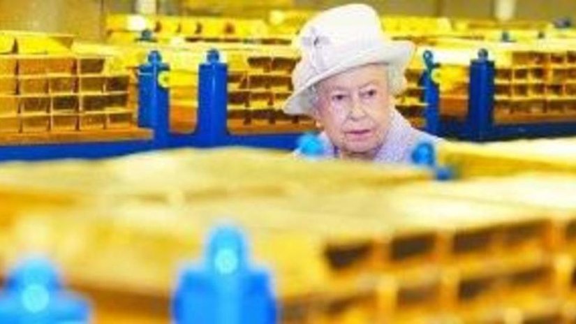 Королева Англии посетила хранилище Банка Англии