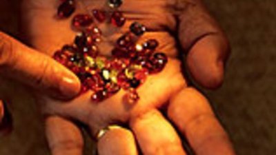 В Подмосковье задержали двоих украинцев, пытавшихся незаконно сбыть рубины и сапфиры