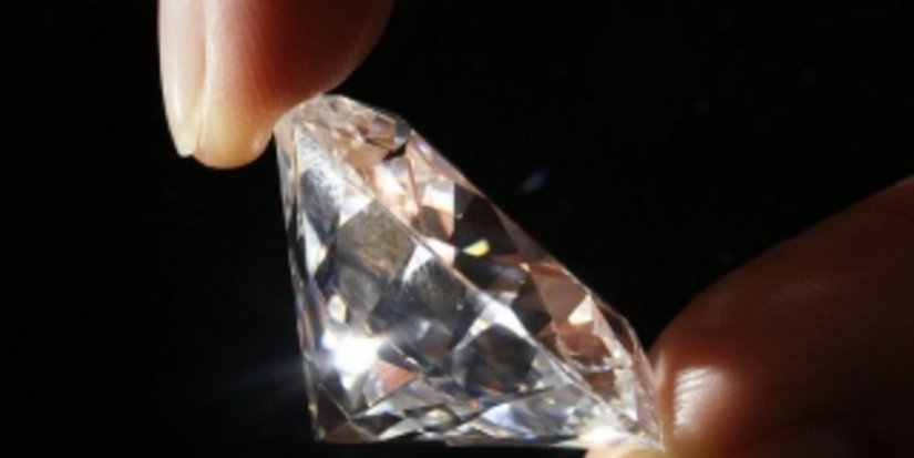 Компании De Beers и Petra Diamonds не планируют покупать акции АЛРОСА