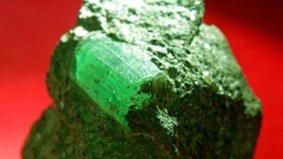 Изумруды рассмотрят по существу