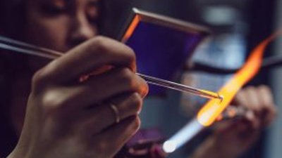 Ювелирное стекло. Челябинская семья создает украшения, которыми жалко делиться