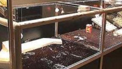 В Волгограде грабитель обчистил ювелирный отдел среди бела дня