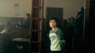 За кражу бриллианта на выставке JUNWEX Петербург китаянку осудили на 3 года.