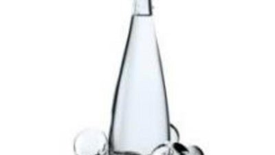 Эксклюзивная коллекция бутылок для Evian