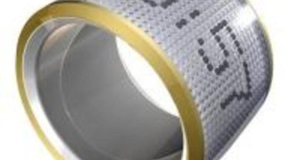 Кольцо и высокотехнологичные часы