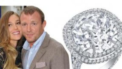 Ювелирная романтика: Гай Ричи придумал дизайн обручального кольца для любимой