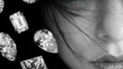 Появились контактные линзы с кристаллами Swarovski