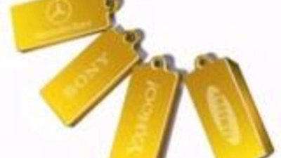 Золотая флэшка от Super Talent