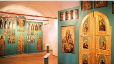 Петербургский "Яхонт" представляет богатую коллекцию икон