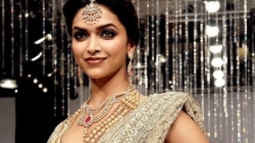 В Мумбаи стартовала Индийская международная ювелирная неделя 2013