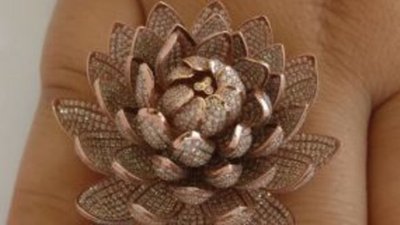 Мастера-ювелиры из Индии представили «самое бриллиантовое» кольцо в мире