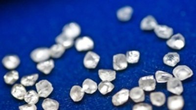 Работники Petra Diamonds отчаянно борются против сокращения штата