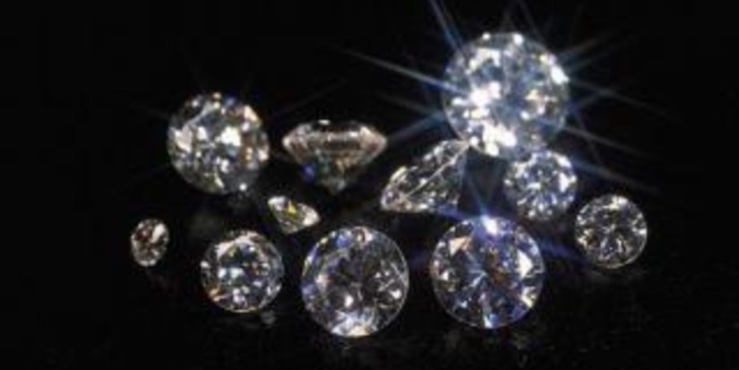 Индийские огранщики алмазов становятся ювелирами