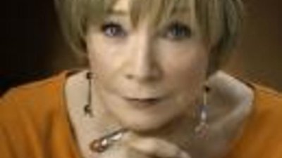 Ширли Маклейн выпускает ювелирную коллекцию