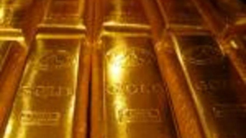 Золото на COMEX превысило отметку в 900 долларов