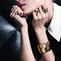 Chanel представит новую коллекцию ювелирных изделий на Net-A-Porter