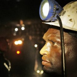 Уволенные работники алмазной шахты BK11 протестуют
