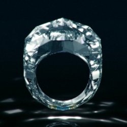 Кольцо из целого алмаза