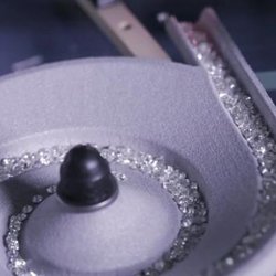 Швейцарский геммологический институт разработал прибор для идентификации мелких бриллиантов