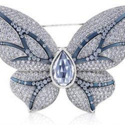 Платиновая бабочка с бриллиантовыми крыльями