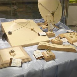 «Смоленские бриллианты» представили ювелирную коллекцию «Сафари»