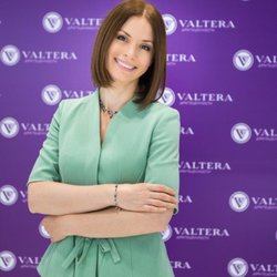 47-летняя Алика Смехова затмила всех на открытии ювелирного бутика VALTERA в ТРЦ "Европейский"